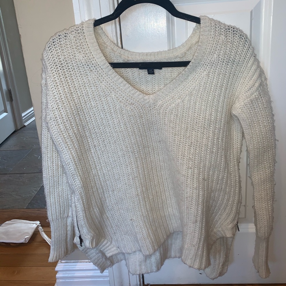 White knit American Eagle sweater size small